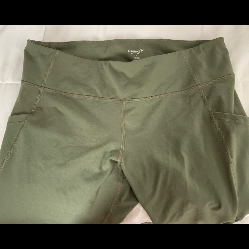Green Old Navy Leggings